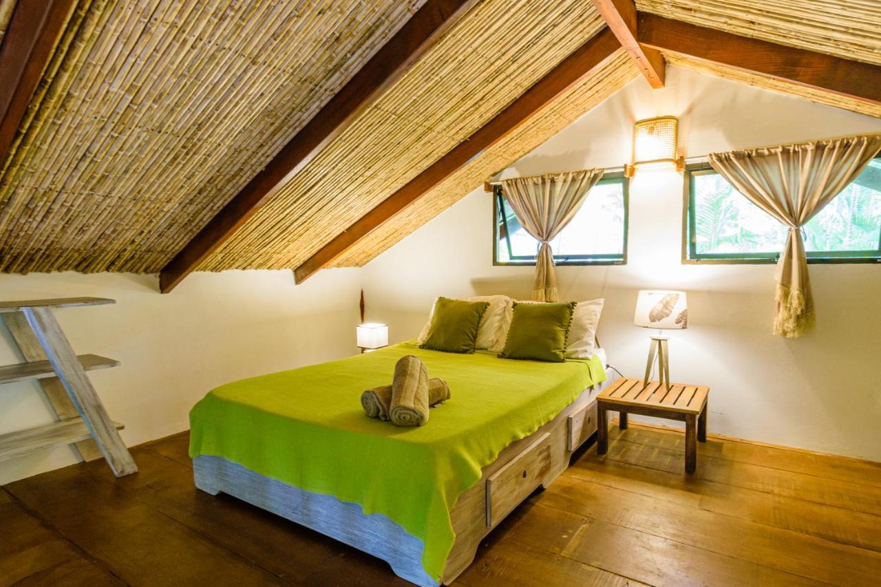 Funky Monkey Lodge Playa Santa Teresa  Dış mekan fotoğraf