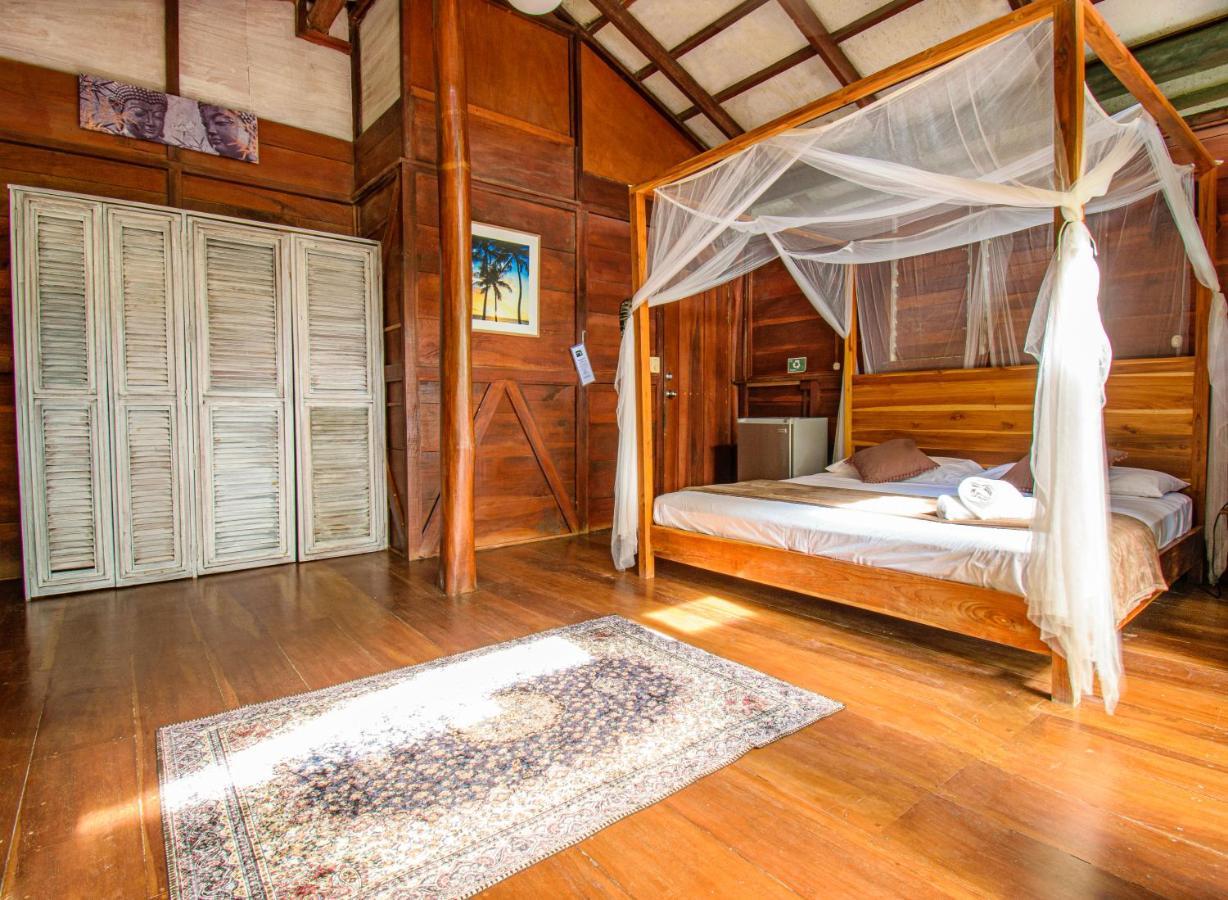 Funky Monkey Lodge Playa Santa Teresa  Dış mekan fotoğraf